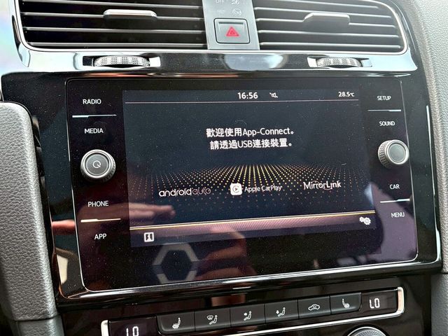 VOLKSWAGEN福斯 GOLF VARIANT  第15張相片