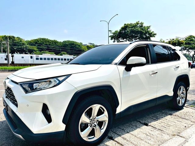 TOYOTA豐田 RAV4  第1張相片