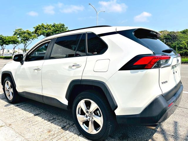 TOYOTA豐田 RAV4  第2張相片