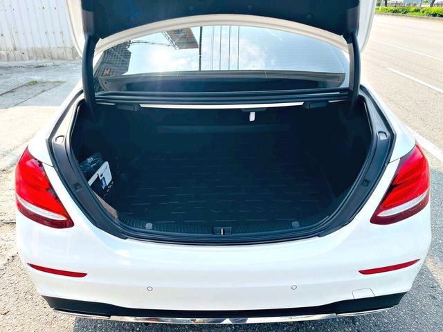 M-BENZ賓士 E300  第3張相片