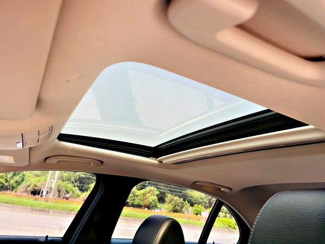 M-BENZ賓士 E300  第20張相片