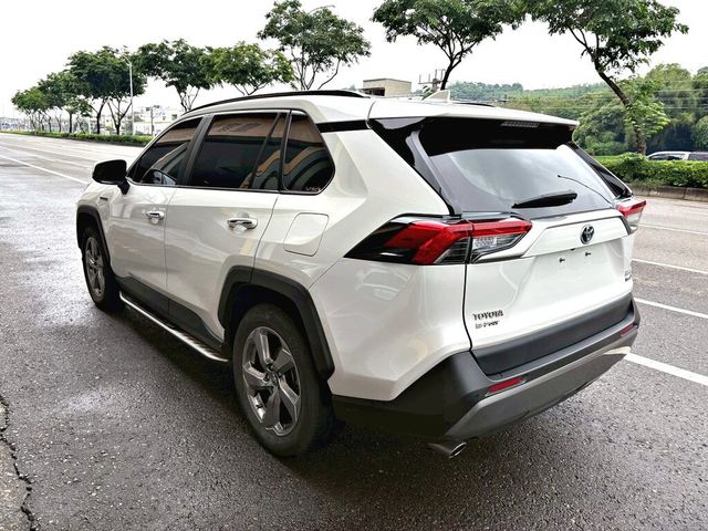 TOYOTA豐田 RAV4  第2張相片