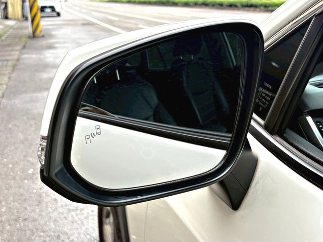 TOYOTA豐田 RAV4  第17張相片