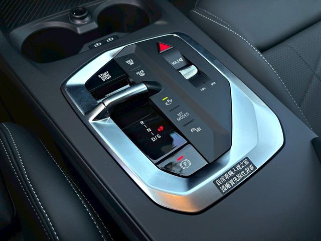 BMW寶馬 120I  第12張相片