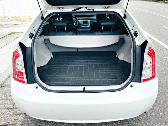 TOYOTA豐田 PRIUS  第3張相片