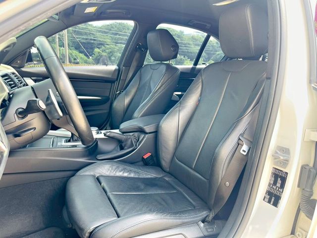 BMW寶馬 320I  第9張相片
