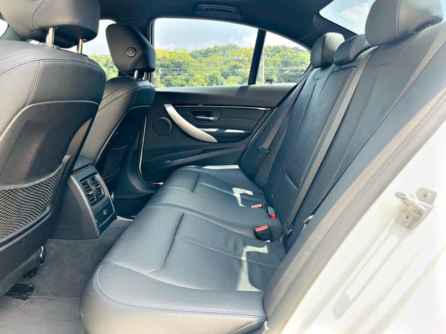 BMW寶馬 320I  第10張相片