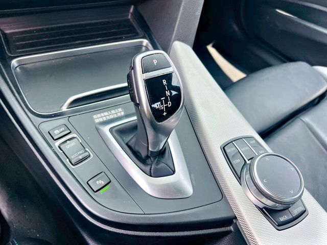 BMW寶馬 320I  第12張相片