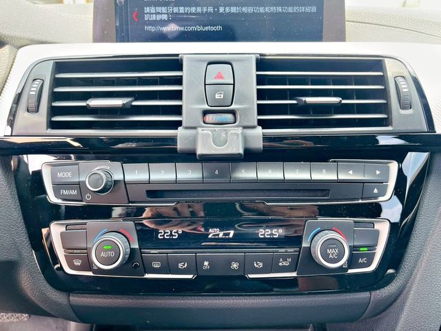 BMW寶馬 320I  第13張相片