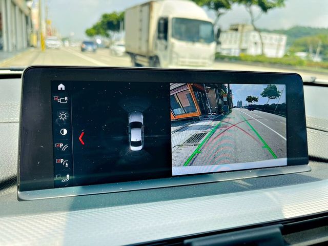 BMW寶馬 320I  第14張相片