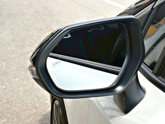 TOYOTA豐田 COROLLA SPORT  第18張相片