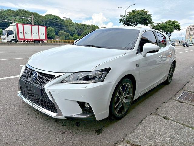 LEXUS凌志 CT200H  第1張相片