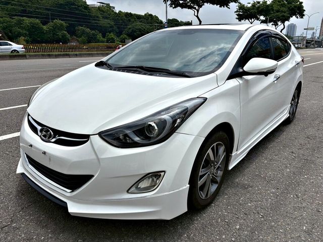 HYUNDAI現代 ELANTRA  第1張相片