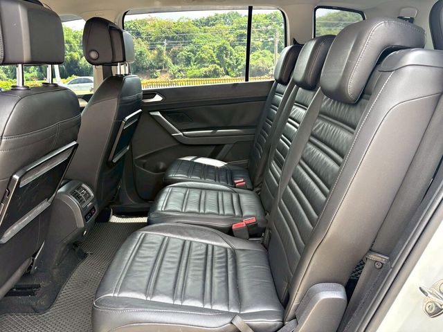 VOLKSWAGEN福斯 TOURAN  第8張相片