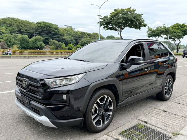 TOYOTA豐田 RAV4  第1張相片