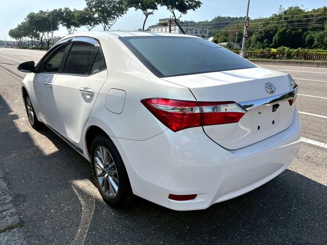 TOYOTA豐田 ALTIS  第2張相片