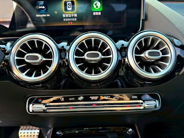 M-BENZ賓士 GLA250  第15張相片