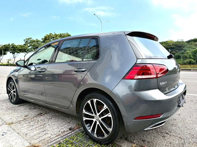 VOLKSWAGEN福斯 GOLF  第2張相片