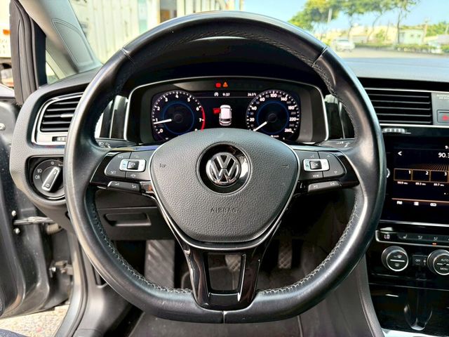 VOLKSWAGEN福斯 GOLF  第4張相片