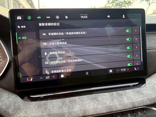 SKODA司科達 OCTAVIA COMBI  第19張相片