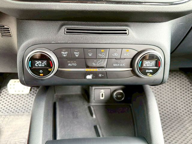 FORD福特 FOCUS  第13張相片