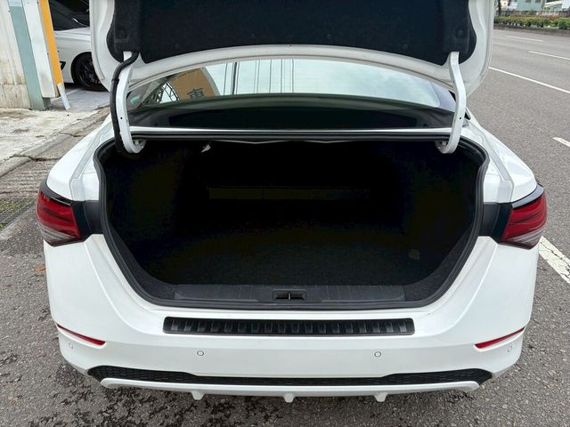 NISSAN日產 SENTRA  第3張相片