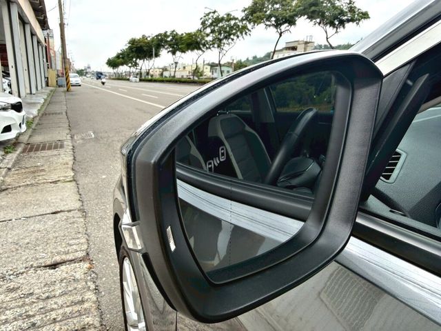VOLKSWAGEN福斯 T-ROC  第17張相片