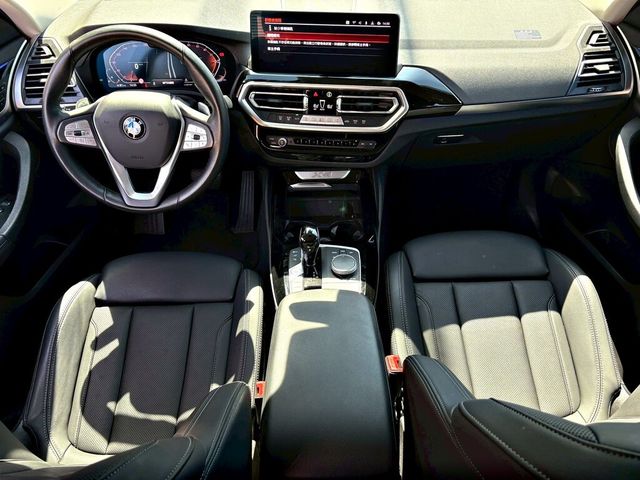 BMW寶馬 X4 XDRIVE20I  第11張相片
