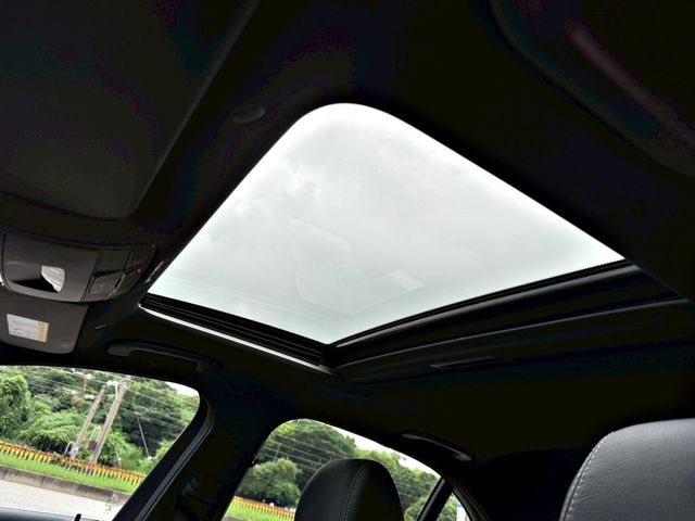 M-BENZ賓士 E300  第19張相片