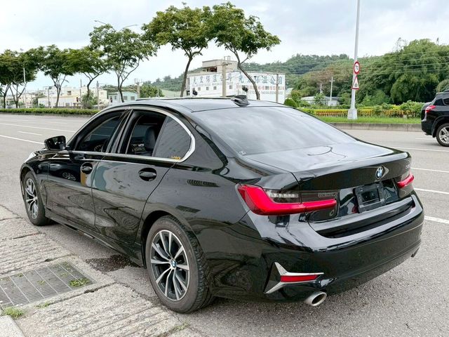 BMW寶馬 318I LUXURY  第2張相片