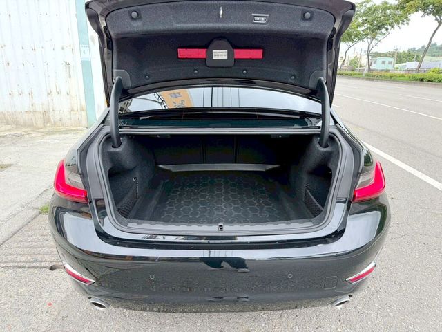 BMW寶馬 318I LUXURY  第3張相片
