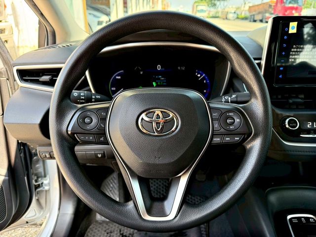 TOYOTA豐田 COROLLA ALTIS HYBRID  第4張相片