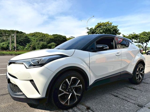 TOYOTA豐田 C-HR  第1張相片