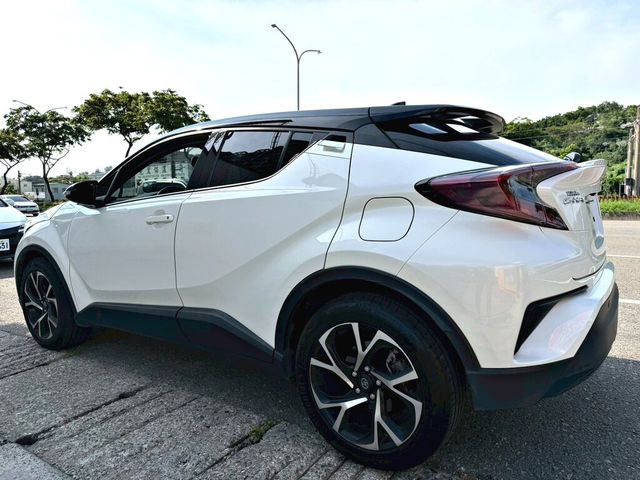 TOYOTA豐田 C-HR  第2張相片