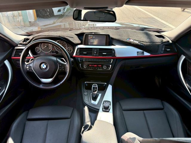 BMW寶馬 320I  第11張相片