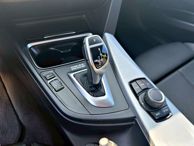 BMW寶馬 320I  第12張相片
