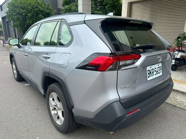 TOYOTA豐田 RAV4  第2張相片