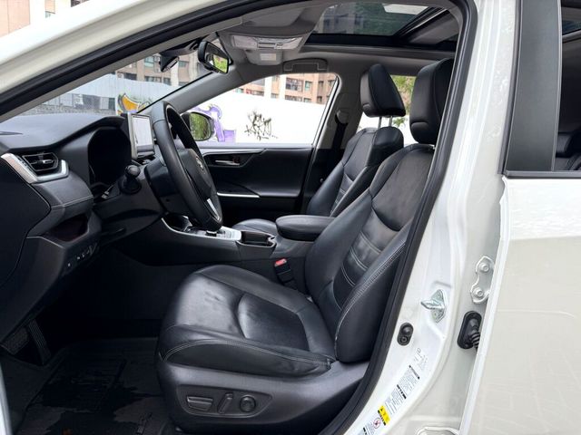 TOYOTA豐田 RAV4  第3張相片
