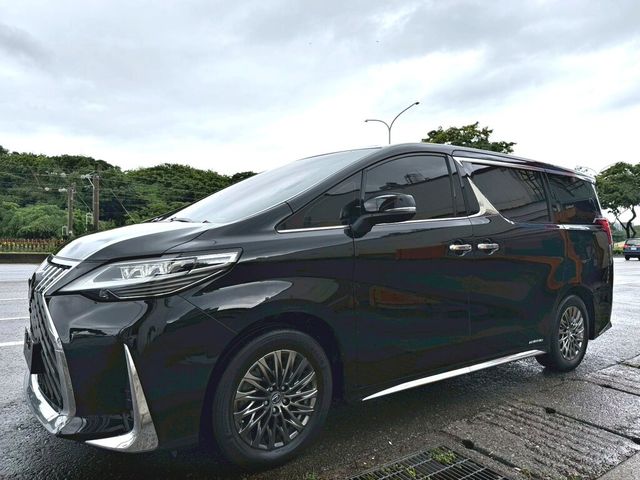 LEXUS凌志 LM300H  第1張相片