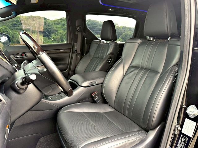 LEXUS凌志 LM300H  第7張相片