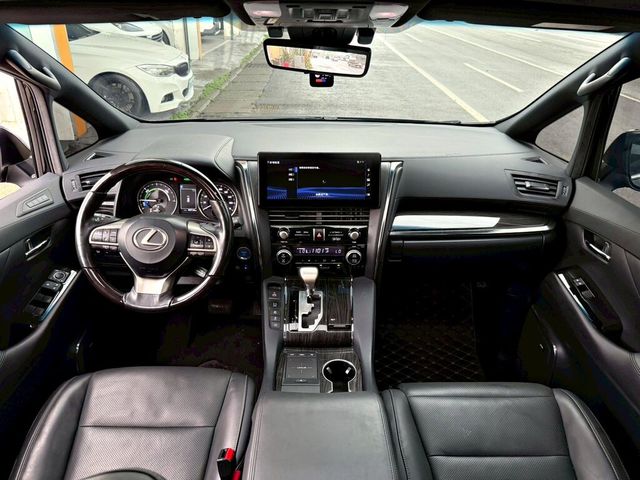 LEXUS凌志 LM300H  第10張相片