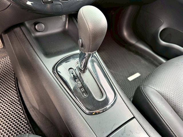 NISSAN日產 TIIDA  第10張相片