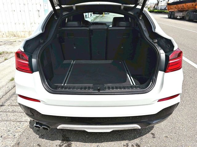 BMW寶馬 X4 XDRIVE28I  第3張相片