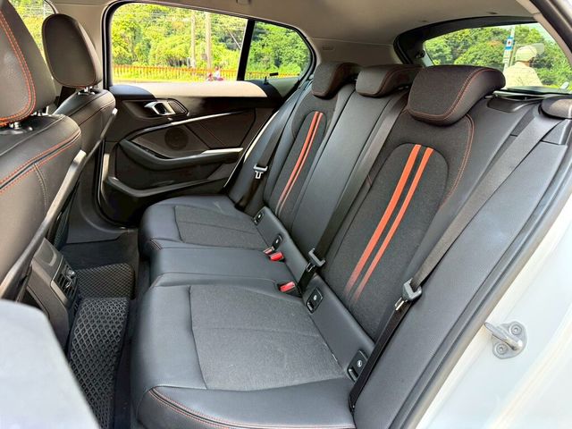 BMW寶馬 118I  第8張相片