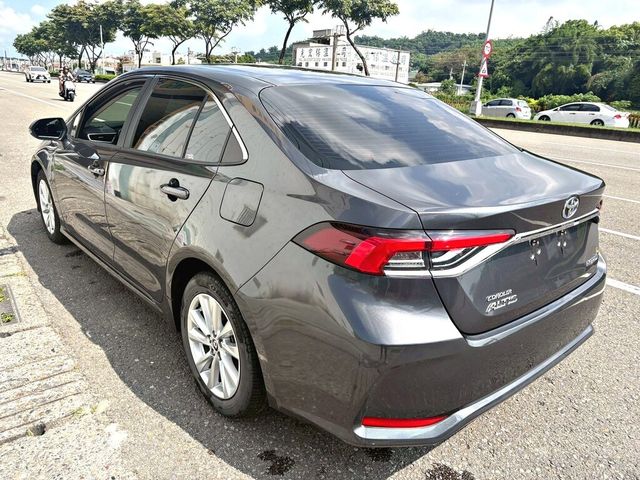 TOYOTA豐田 COROLLA ALTIS HYBRID  第2張相片