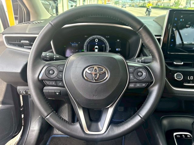TOYOTA豐田 COROLLA ALTIS HYBRID  第4張相片