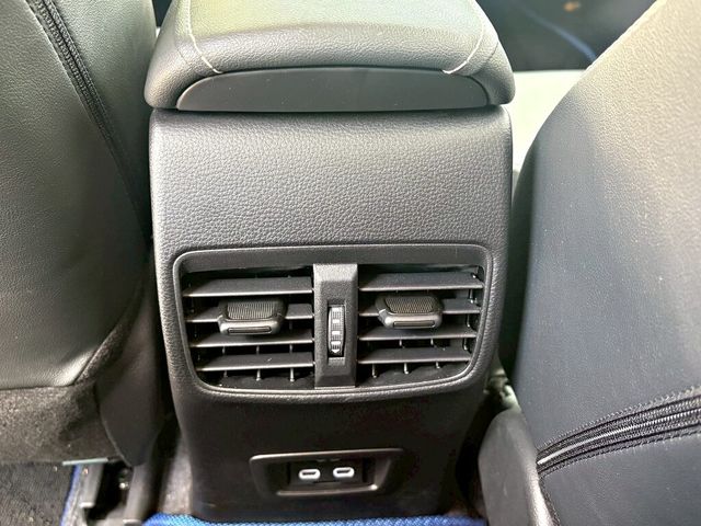 TOYOTA豐田 COROLLA ALTIS HYBRID  第20張相片