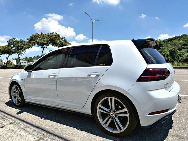 VOLKSWAGEN福斯 GOLF  第2張相片