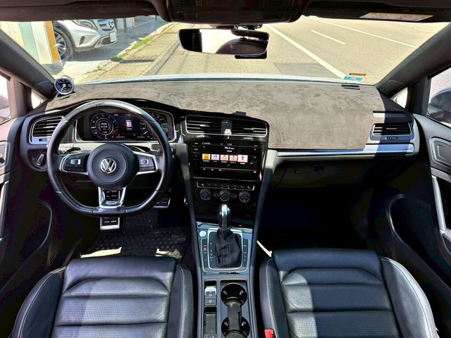 VOLKSWAGEN福斯 GOLF  第11張相片