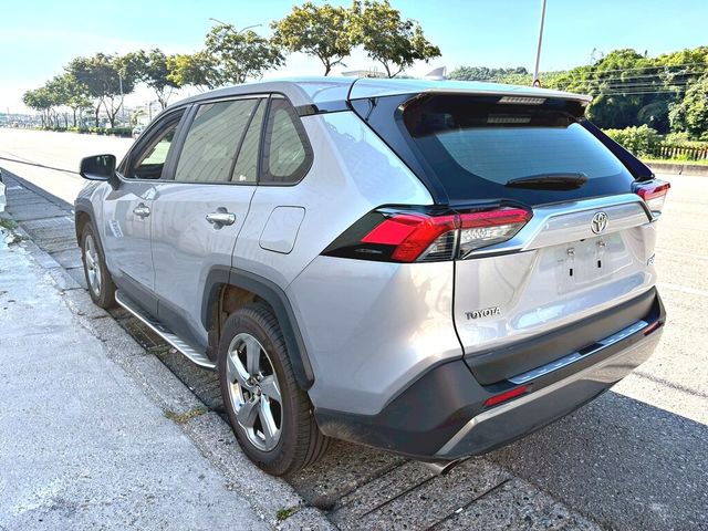 TOYOTA豐田 RAV4  第2張相片